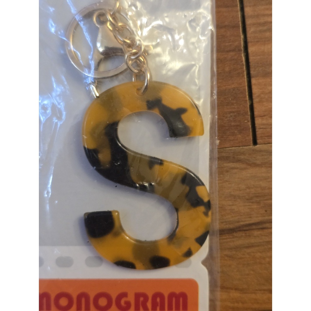 S initial Keychain Animal Print Gold S31 - Picture 2 of 3